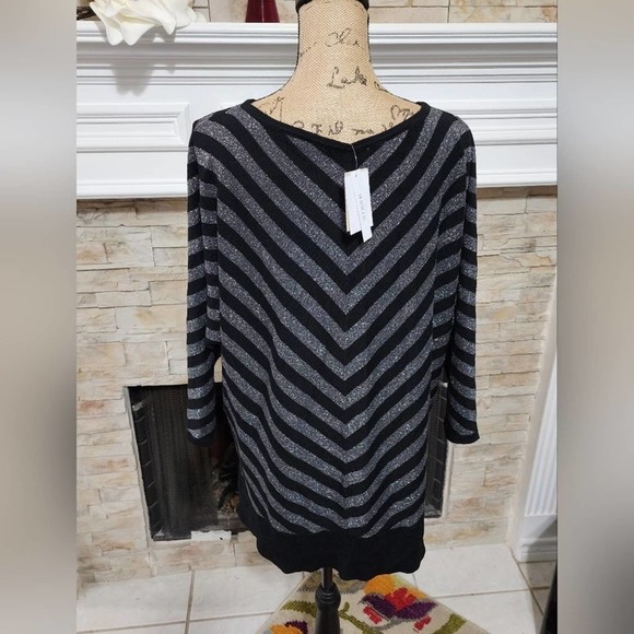 Carmen Marc Valvo black and silver metallic chevron sweater plus size 2X new!!!‎ - Picture 3 of 5